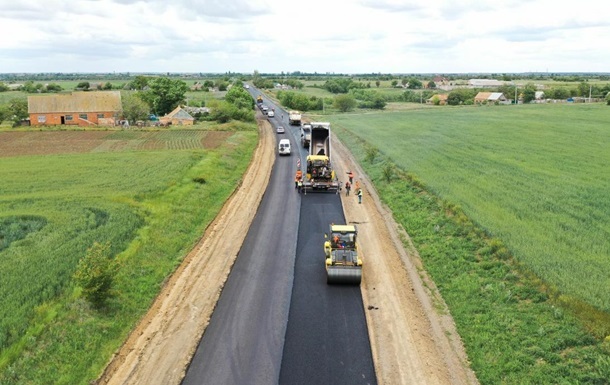 В Україні планують побудувати шість платних доріг, хоча ще рік тому від цієї ідеї відмовлялися.