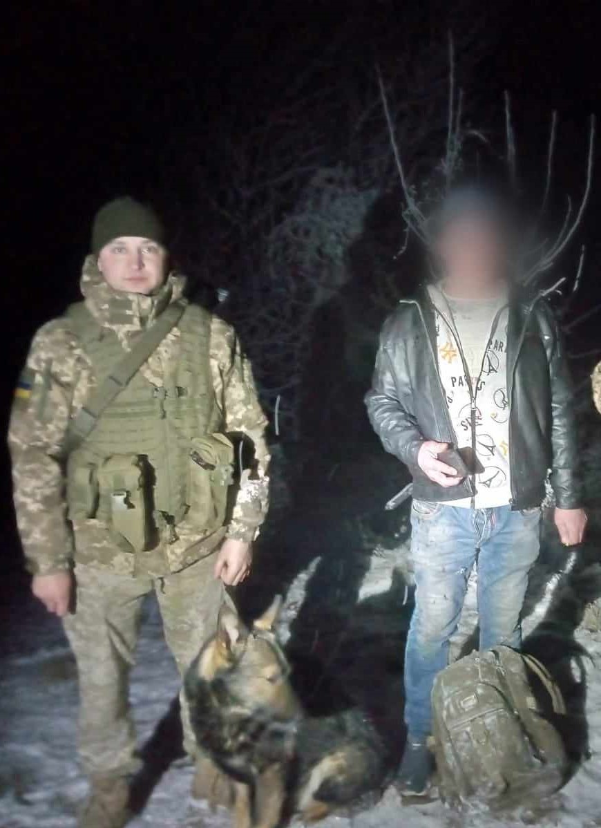 Минулої доби на Закарпатті військовослужбовці Мукачівського загону затримали 17 порушників, які спробували незаконно перетнути держрубіж.
