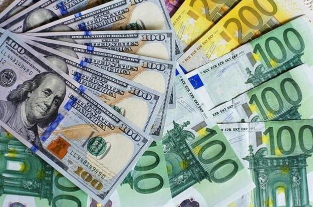 Національний банк України встановив офіційний курс валют на вівторок, 26 березня. Так, усі три валюти – долар, євро та злотий – зростуть у ціні.