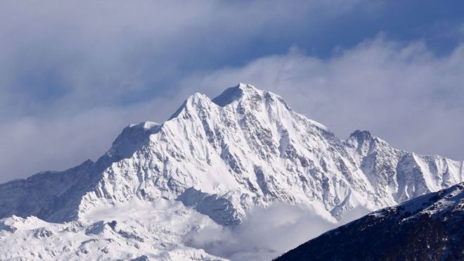 Група з восьми альпіністів пропала під час сходження на другу за висотою вершину Індії.

