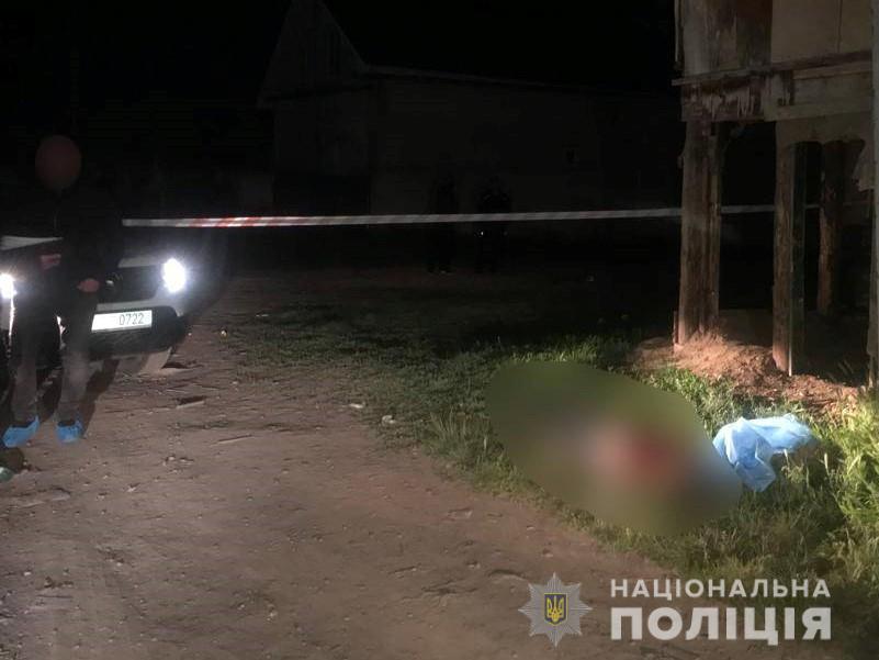 Оперативники и следователи Ужгородского РОВД оперативно обыскали и задержали 27-летнюю женщину, которая на почве ревности нанесла смертельные ножевые ранения другой ужгородской женщине.
