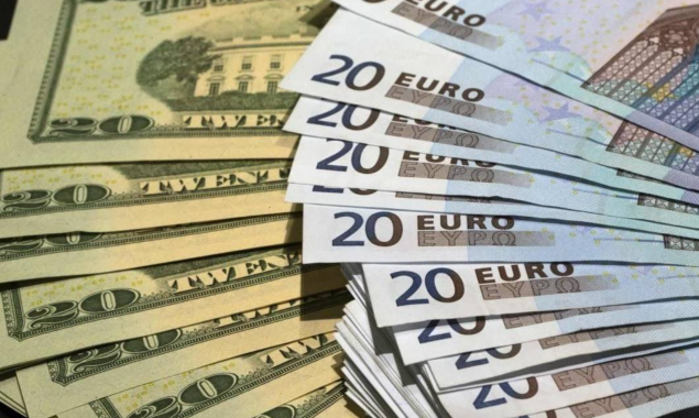 Євро впав до мінімуму з липня минулого року. Нижчим курс був лише 15 липня 2020 року - 30,87 гривні за євро.
