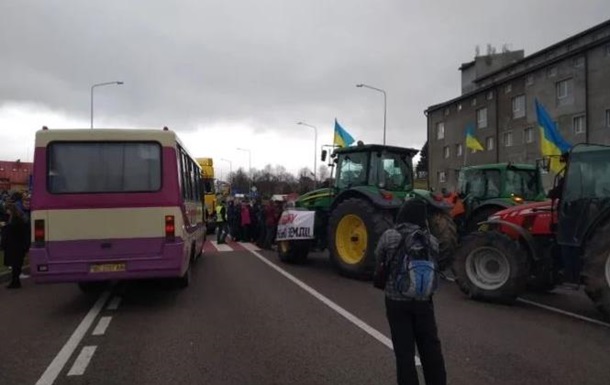 Акції протесту проти відкриття ринку землі проходять у Львівській, Одеській, Черкаській і Миколаївській областях.