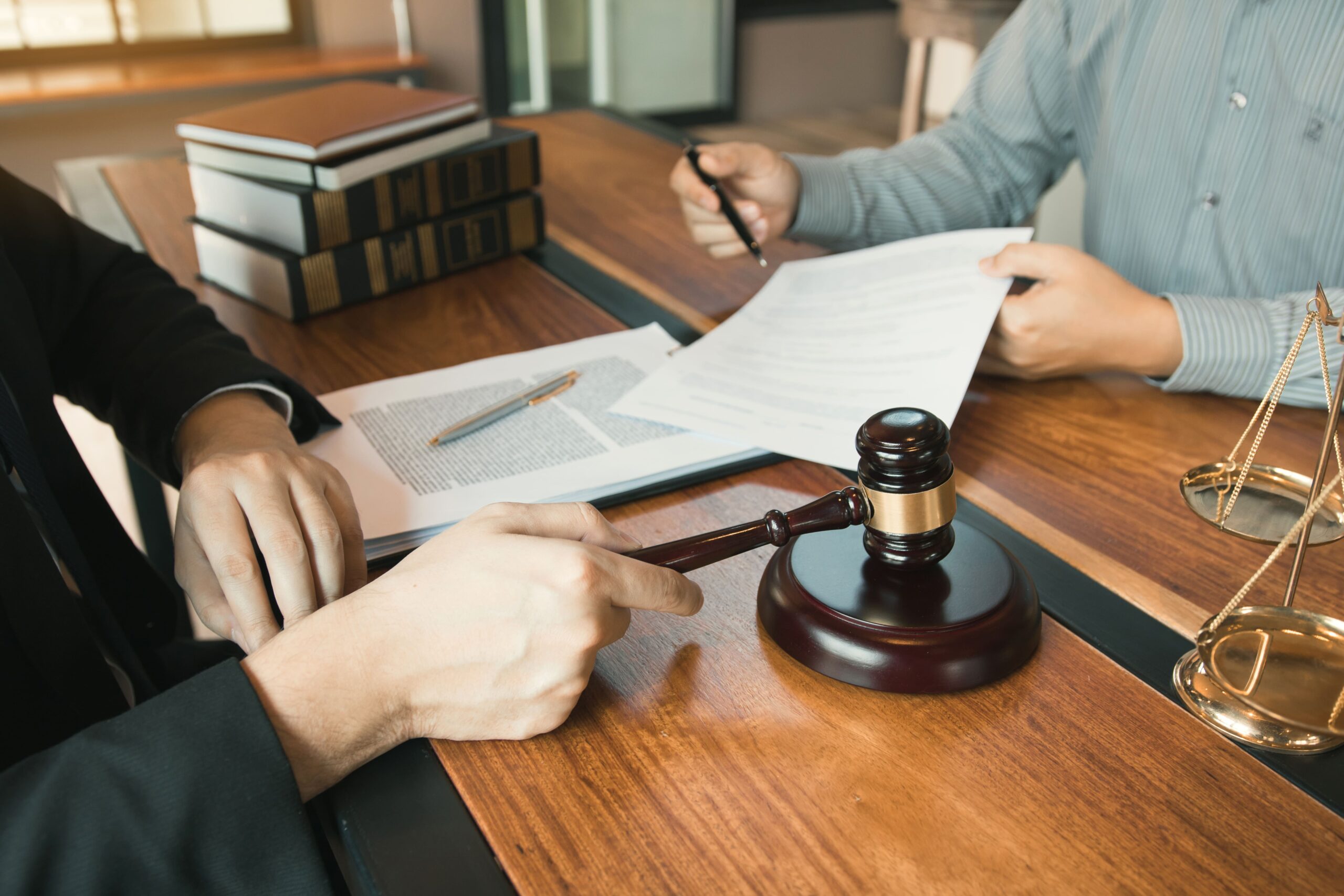 АДВОКАТ ПО ЦИВІЛЬНИХ СПРАВАХ : ефективна правова допомога