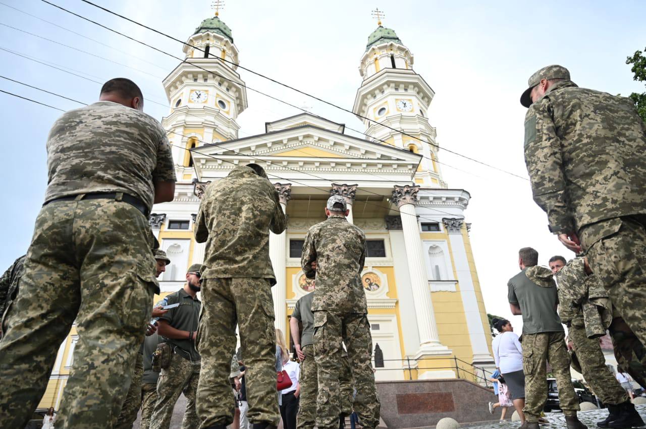 Впровадження морально-психологічної підтримки військовослужбовців, командою Закарпатської ОВА (ФОТО)