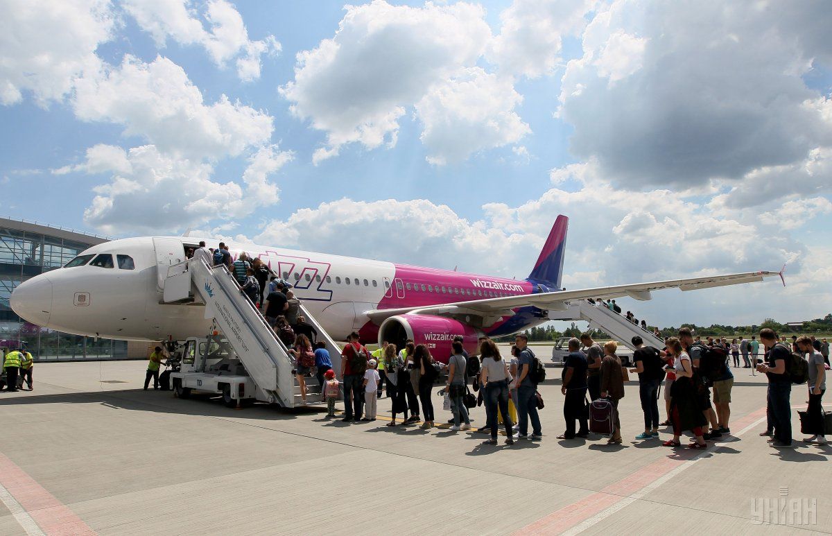Авіакомпанія запустила рейси зі Львова до Дортмунда (Німеччина) та польських Гданська і Катовіце. 

