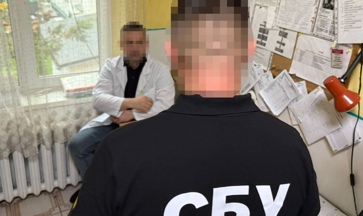 Скандал на Закарпатті: СБУ зловила "на гарячому" лікаря районної військово-лікарської комісії на хабарі (ФОТО)