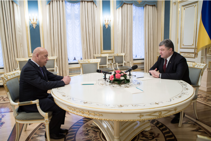 Президент Петро Порошенко провів зустріч з головою Закарпатської обласної державної адміністрації Геннадієм Москалем.