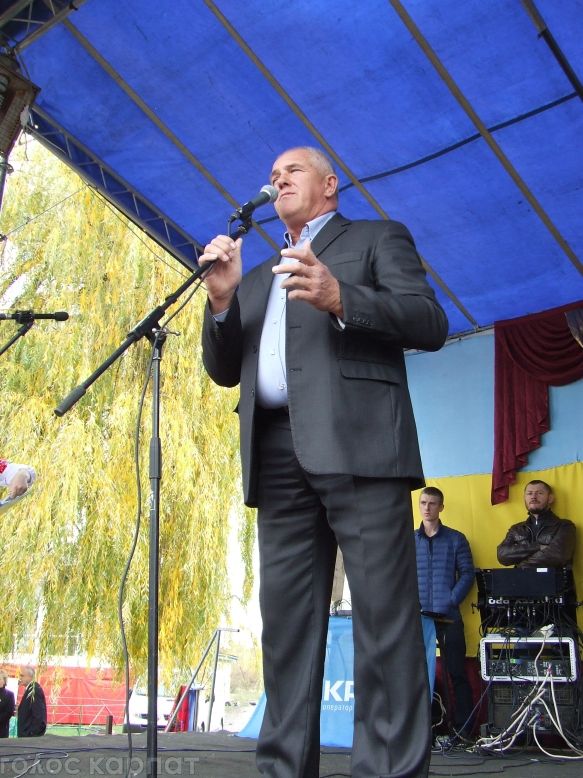 Szerednyén szüreti bált rendeztek