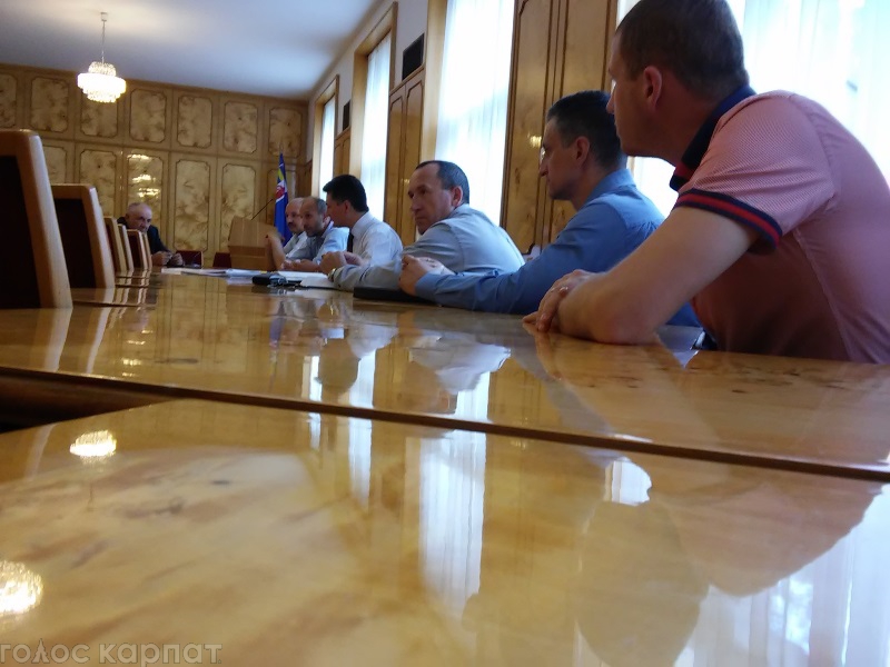 Сегодня, 28 июля, в будівлв Закарпатской ОГА состоялся круглый стол по вопросам привлечения общественных организаций к борьбе с коррупцией.