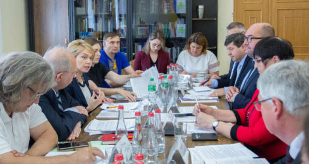 Делегацію угорців регіону у вівторок прийняли в міністерстві освіти України, особисто керівник відомства Лілія Гриневич.