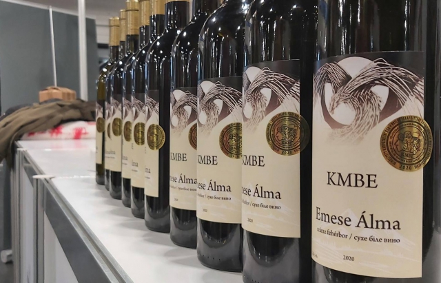 Спілка Угорських виноробів Закарпаття (KMBE) у місті Берегове провела 4-ий конкурс «Найкраще вино Закарпаття». 
