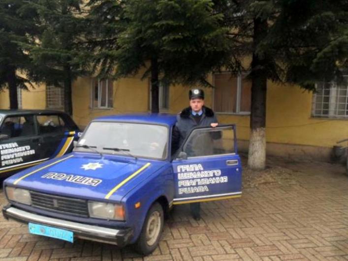 Автомобиль группы быстрого реагирования иршавской полиции порадовал пользователей Фейсбука.