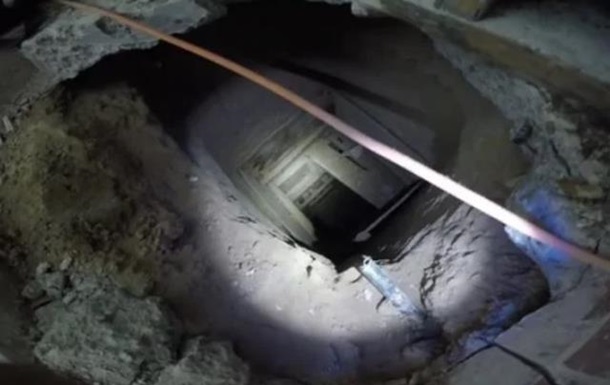 Федеральна поліція Мексики заявила, що довжина тунелю становить близько 32 футів і це вже третій подібний виявлений тунель за місяць.
