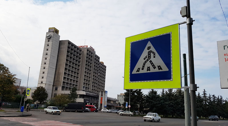 На черговому засіданні комісії з безпеки дорожнього руху та координації роботи автотранспорту в Ужгородській міській раді напередодні розглянули майже півтора десятка питань.