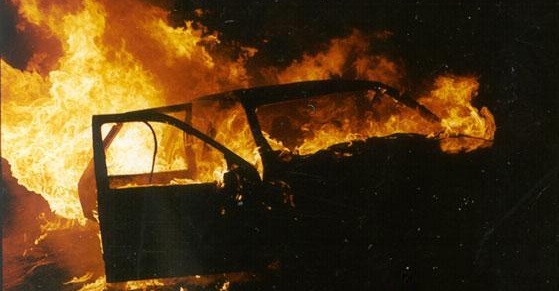 Учора зранку сталася пожежа в приватному гаражі на вулиці Швабській в Ужгороді. Вогонь знищив автомобіль ВАЗ-21051, причіп і сам гараж. 