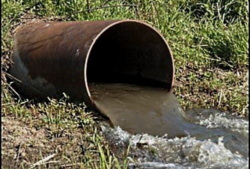 Власників дворогосподарств зобов’язано вжити необхідних заходів направлених на припинення скидів господарських каналізаційних стоків.