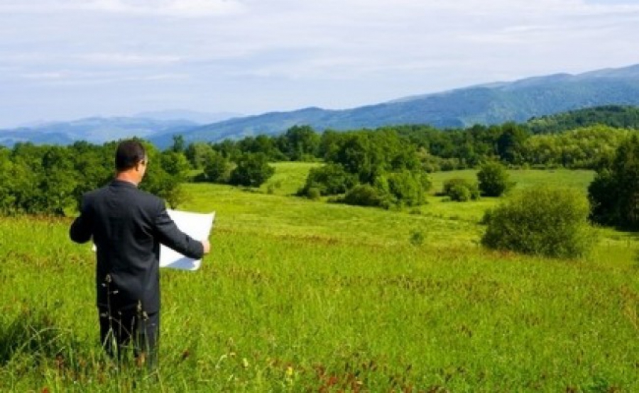 Йдеться про безоплатне отримання 250 земельних ділянок в мікрорайоні «Севлюш», в тому числі і позачергове отримання 29 земельних ділянок учасникам АТО.