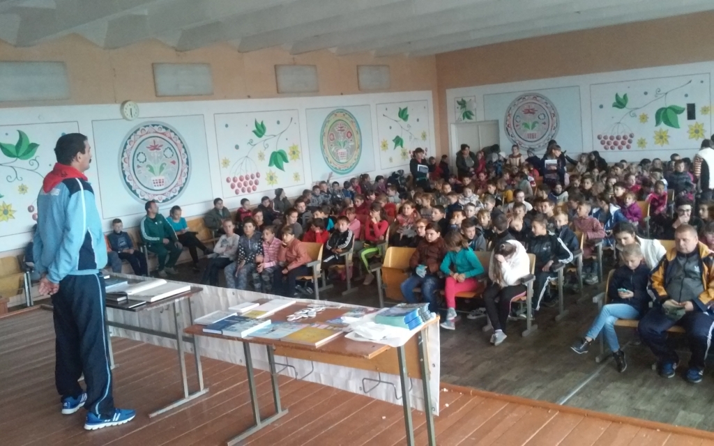 12 октября 2016 года на Закарпатье в Виноградовском районе в Олешницькій ООШ I-III ст. был проведен Олимпийский урок в котором приняли участие около 150 учащихся.