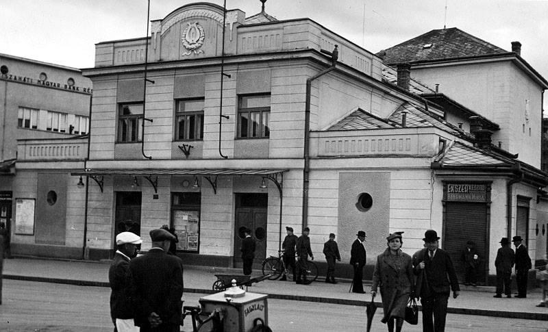 В сети обнародовали редкую фотографию кукольного театра в Ужгороде / ФОТОФАКТ