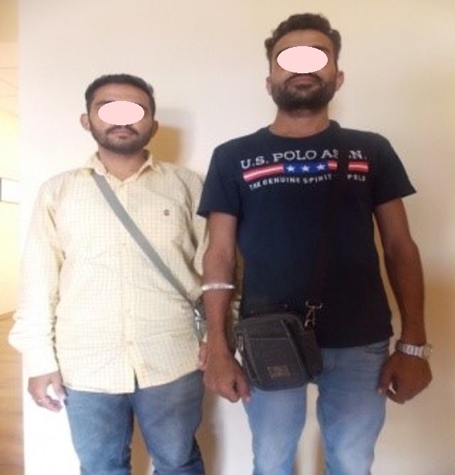 Двоє громадян Індії, які мали намір незаконно потрапити до країн Євросоюзу, затримали вчора у Чопі «зелені берети». 