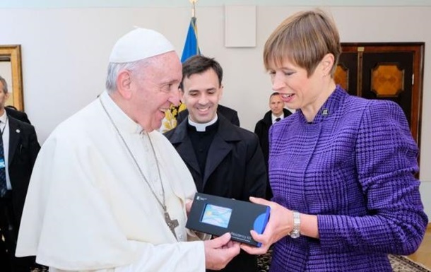 Папа Римський Франциск став першим главою держави, який отримав електронне резидентство Естонії.
