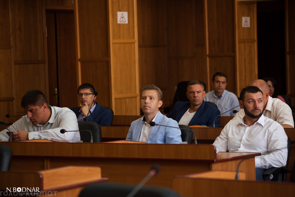 Такое решение приняли депутаты Ужгородского городского совета на внеочередной сессии, которая відбалась сегодня в Ужгороде.