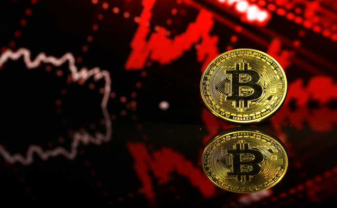 Bitcoin обвалився. Що чекає на криптовалюти далі?