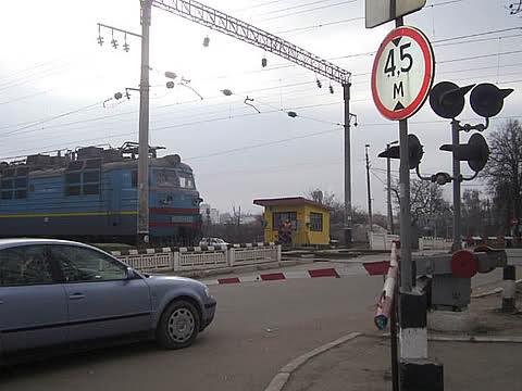 До уваги водіїв: на Свалявщині перекриють дорогу через залізничний переїзд