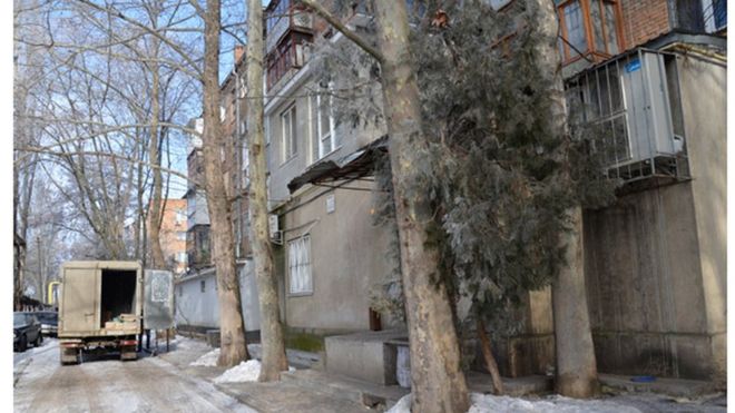 У Миколаєві затримали 24-річного чоловіка, який три доби тримав у квартирі побиту та скривавлену дівчину, повідомляє поліція.