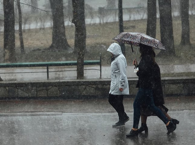 У четвер, 16 листопада, погода погіршиться в багатьох регіонах України.