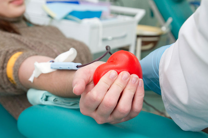 Закарпатська обласна станція переливання крові інформує про потребу у донорській крові для поранених захисників.