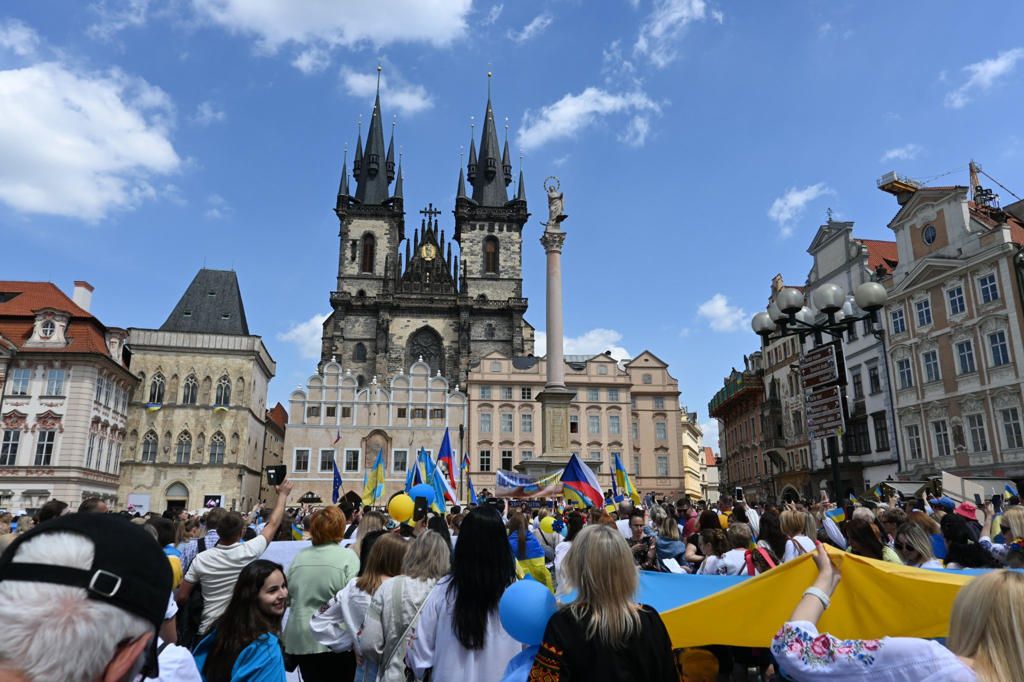 У Чехії готуються змінити правила для українських біженців та внести поправку до відповідного закону у зв'язку із продовженням режиму тимчасового захисту в ЄС до 2024 року.