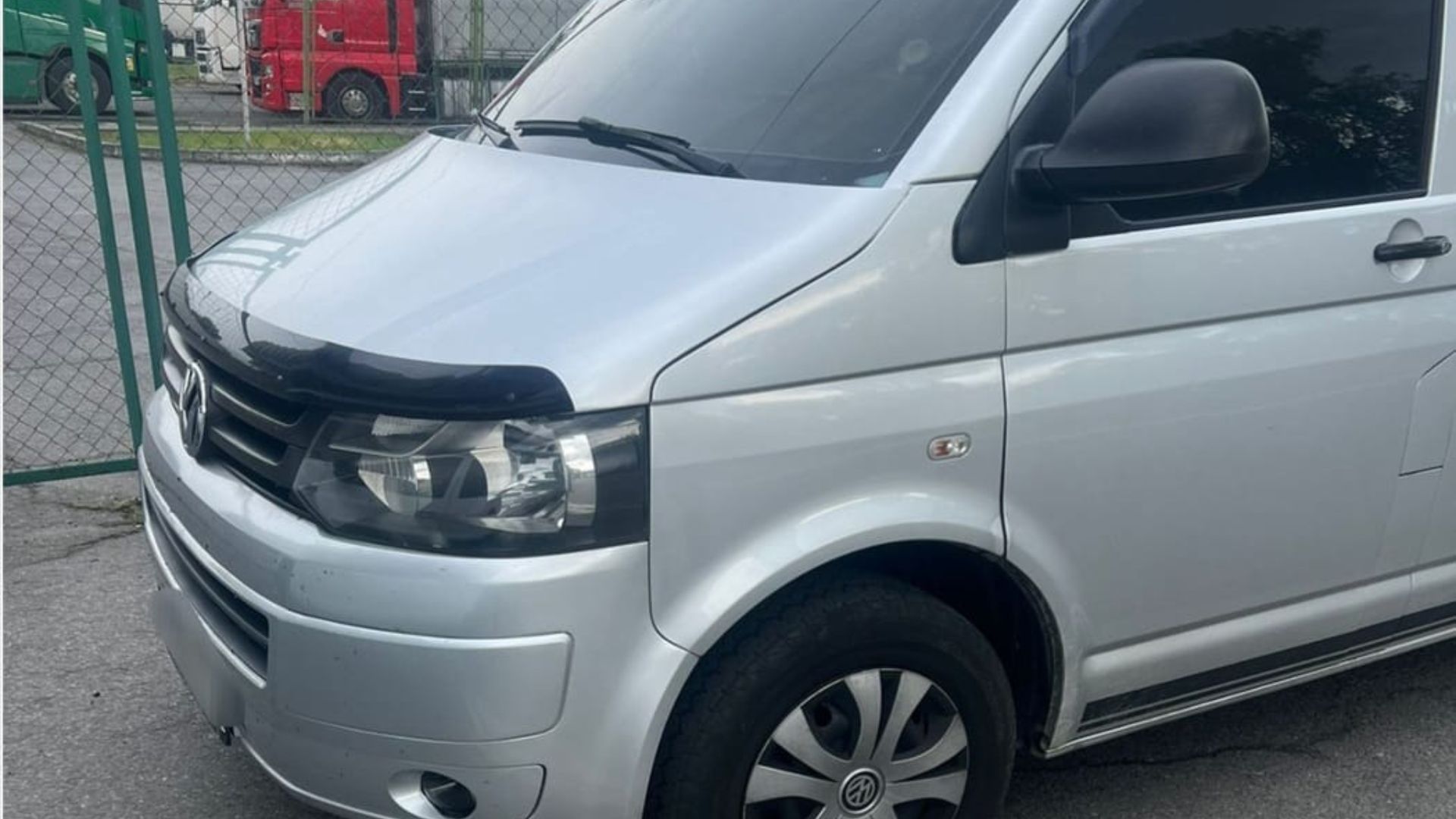 Пограничники Чопского отряда обнаружили угнанный автомобиль на границе с Венгрией. Это произошло на КПП «Тиса», где был обнаружен автомобиль Volkswagen, который Интерпол разыскивал как угнанный.