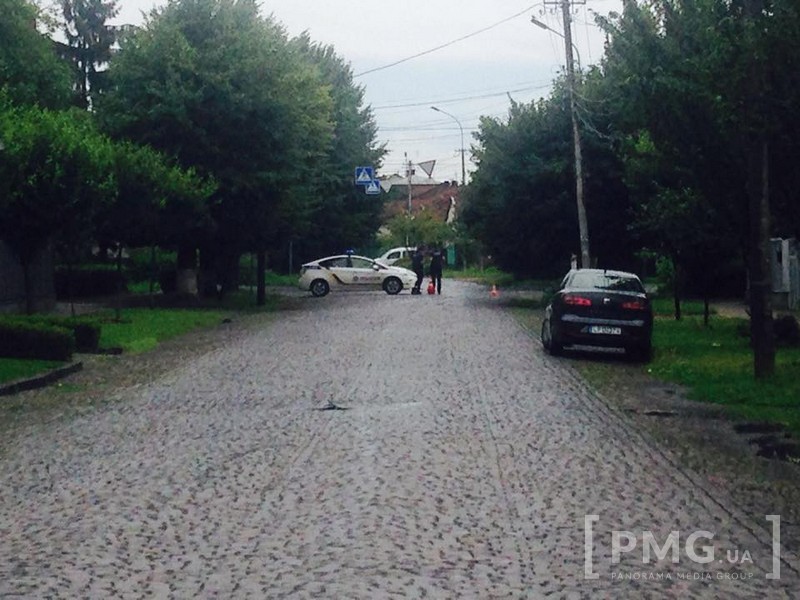 В Мукачево перекрыли движение на улице Толстого