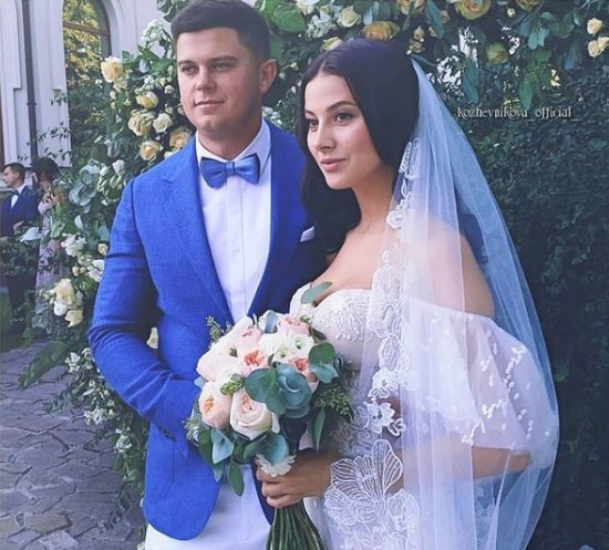 Обранцем артистки став чоловік на ім'я Кирило. Церемонія одруження відбулася в Києві.
