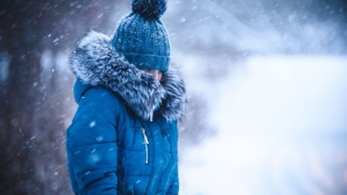 У східній частині України у понеділок, 16 листопада, очікується сніг, на дорогах місцями ожеледиця, температура опуститься до 5° морозу.

