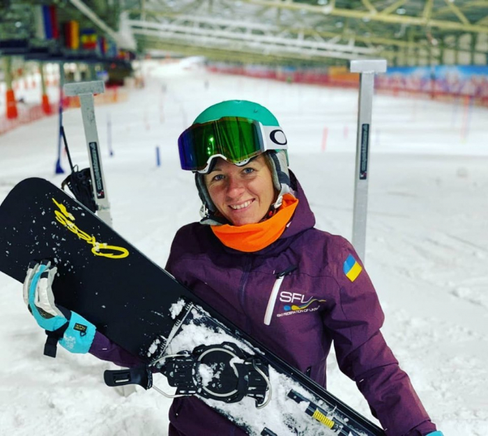 Перший номер жіночої збірної зі сноубордингу ужгородка Аннамарі Данча-Чундак провела перший чотириденний тренувальний збір у голландському Ландграфі.
