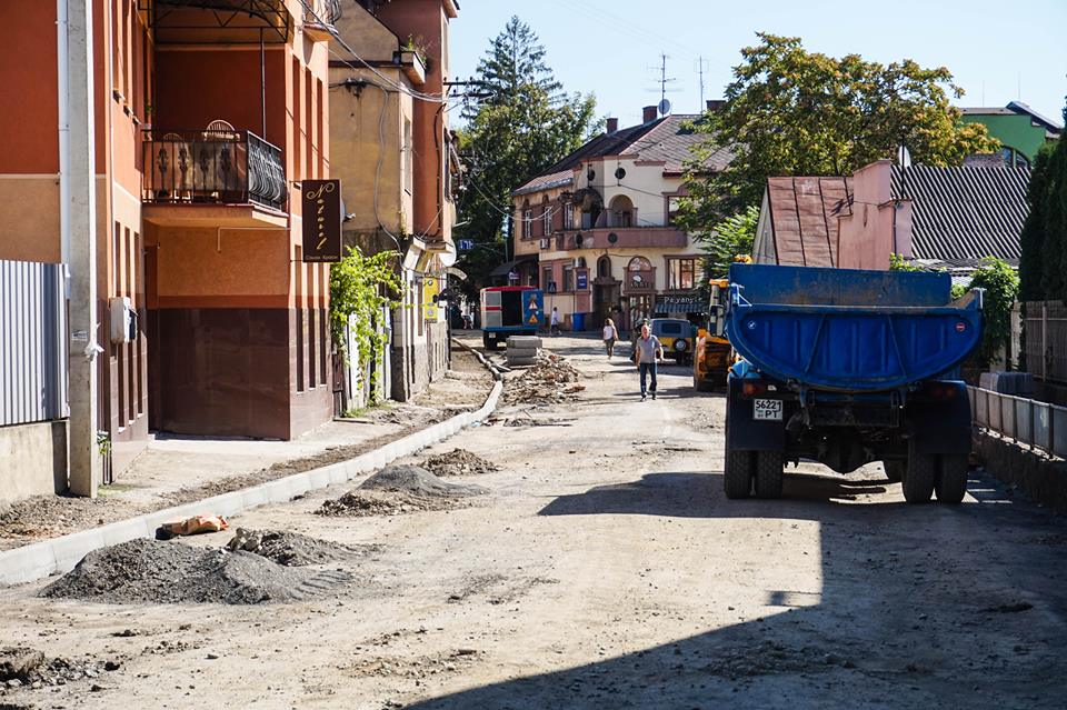 Через перекриття вулиці Підгірної, котру не встигнуть відремонтувати до початку навчання, Ужгород чекає транспортний колапс.
