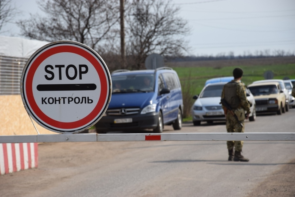 Чи можна виїхати за кордон з 3 групою інвалідності: юрист дав відповідь чоловікам