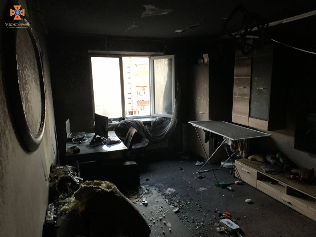 В Ужгороді сталася пожежа у квартирі.