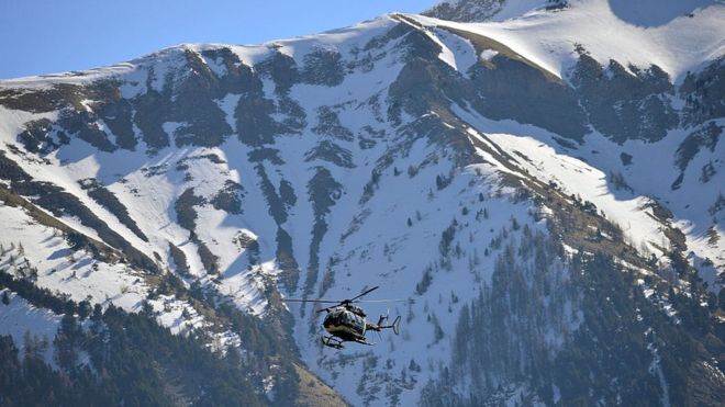 Через погану погоду в Альпах у неділю, 29 квітня, загинули семеро лижників, два альпіністи та гід.

