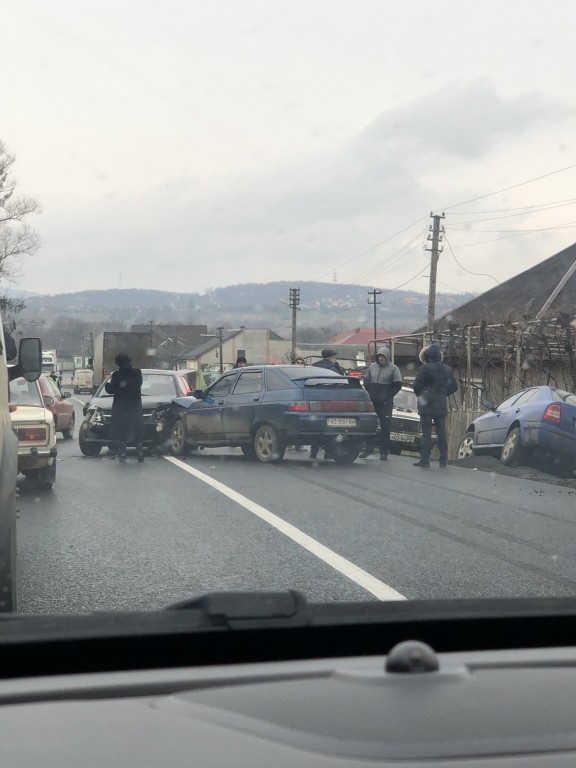 Про автопригоду, яка трапилася, сьогодні по обіді у Верхньому Коропці, що на Мукачівщині, повідомили очевидці