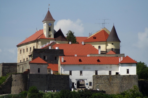 Уже наступного місяця, 15-16 вересня, на території мукачівського замку «Паланок» відбудеться Міжнародний фестиваль під назвою «Карпати Фест», повідомляють у міськраді.
