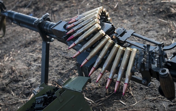 За минулу добу, 4 серпня, підрозділи сепаратистів 38 разів обстріляли позиції українських військових на Донбасі. Троє бійців були поранені, передає прес-центр штабу АТО.
