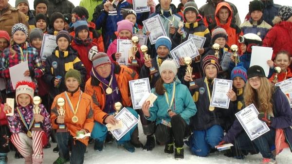 На Рахівщині відбулися змагання з гірськолижного спорту на кубок «Вершина Карпат-2017»