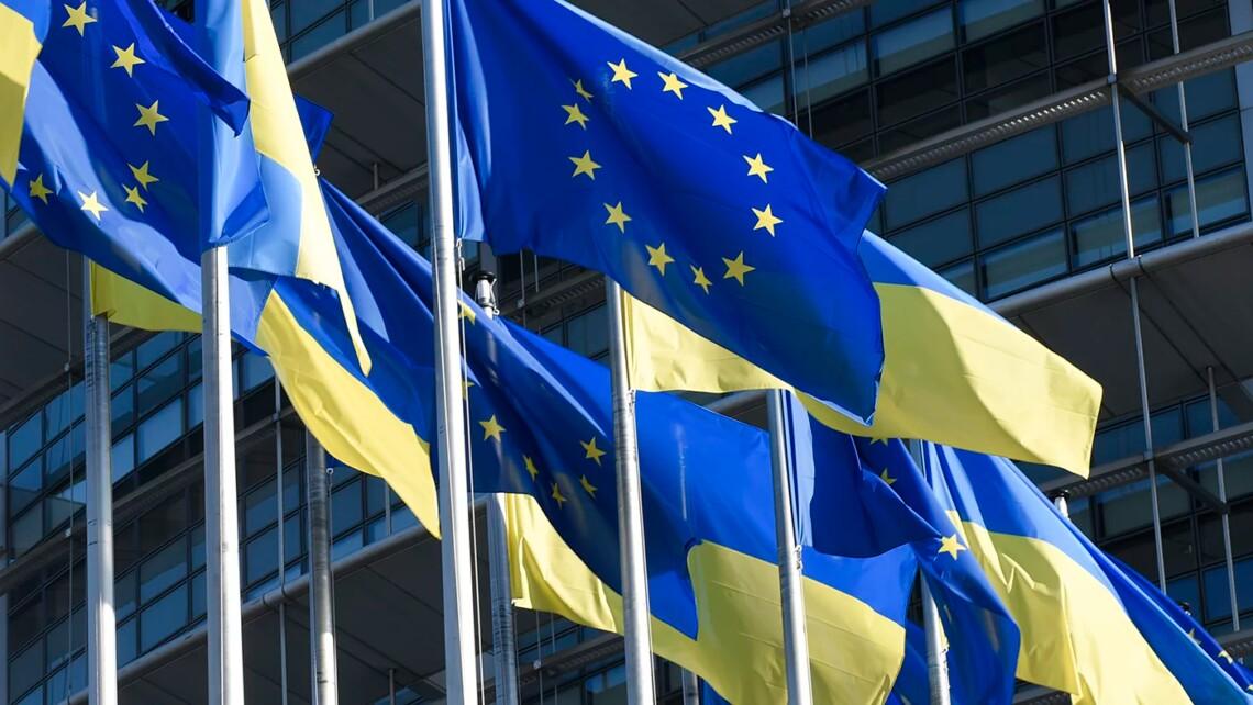 Віцепрезидент Єврокомісії Валдіс Домбровскіс вважає, що ЄС ухвалить політичне рішення, яке дозволить надати Україні у 2023 році 18 мільярдів євро макрофінансової допомоги попри позицію Угорщини.