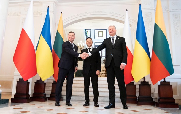 Встреча глав государств в рамках Люблинского треугольника проходит в резиденции Президента Украины в Карпатах.