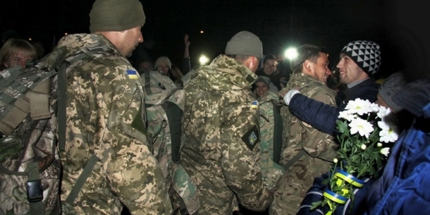 Президент Украины Петр Порошенко подписал указ о проведении в мае - июле увольнении в запас военнослужащих, которые были призваны на военную службу по призыву при мобилизации.
