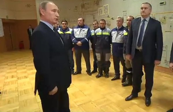 Президент РФ взяв участь у запуску першої нитки енергомоста до анексованого півострова.